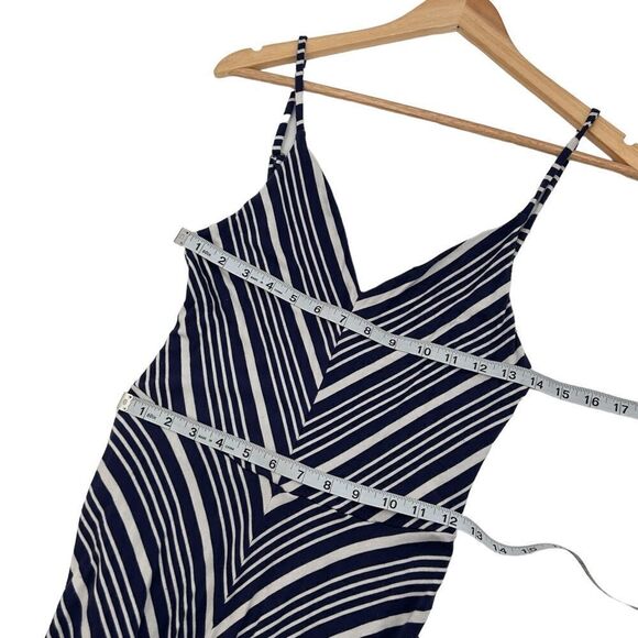 Chaser blue and white chevron stripe spaghetti strap maxi dress size medium - Picture 5 of 7